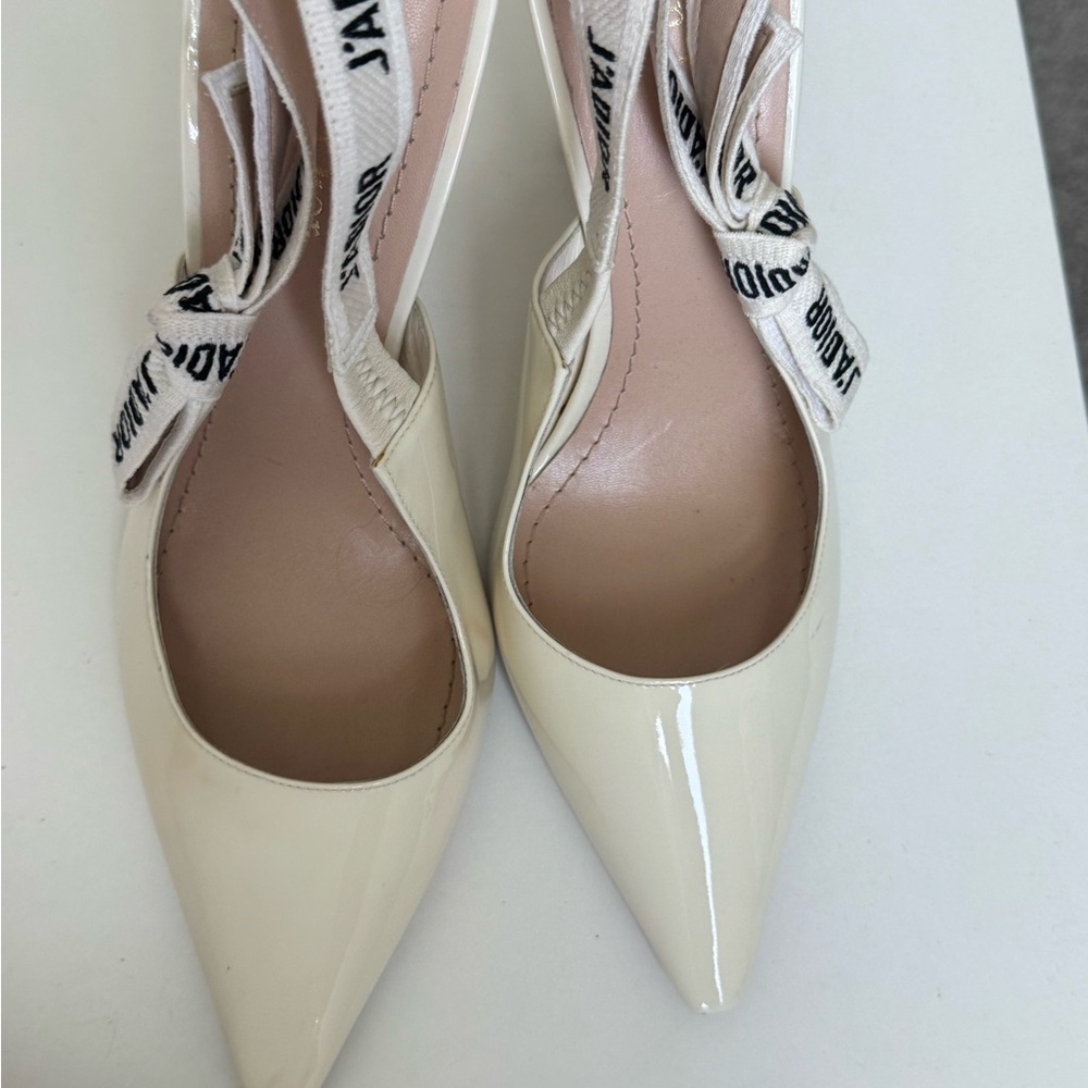 Christian Dior J’Adior Slingback Pumps Size 39 | Cream Patent Leather - Picture 10 of 10